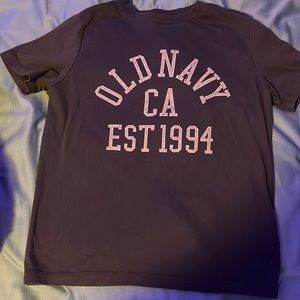 old navy t shirt